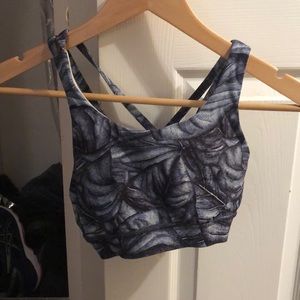 Lululemon sports bra